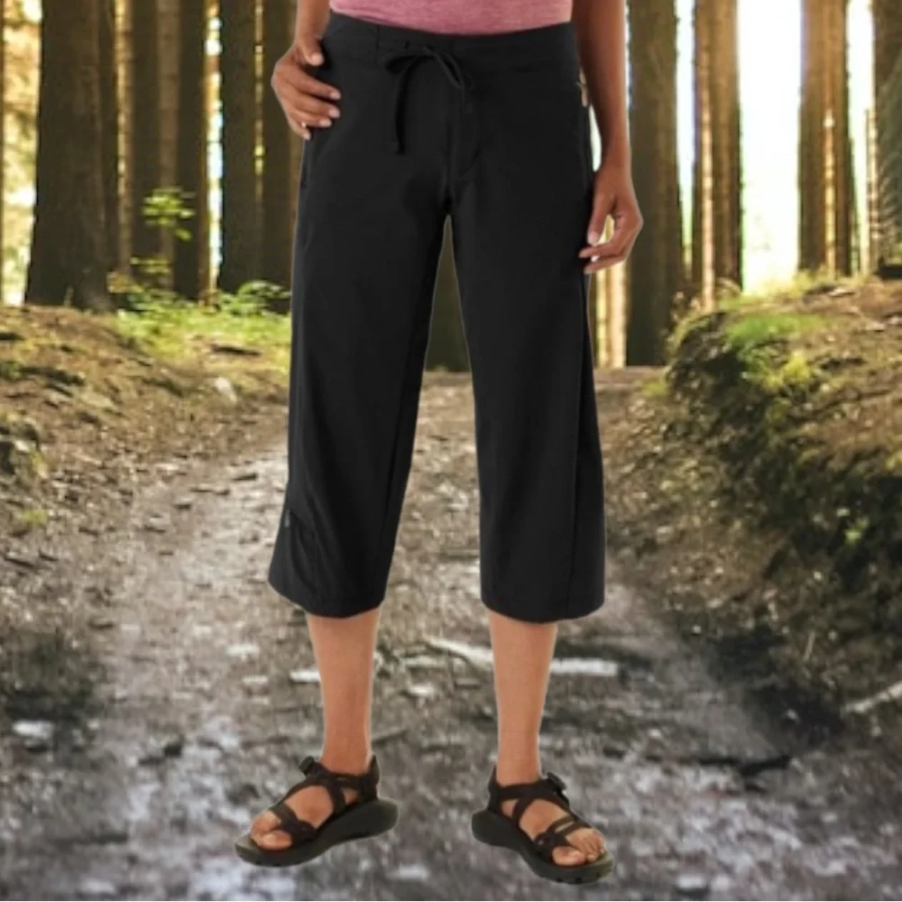 Mountain Hardwear Elinor Black Hiking Capri | 12